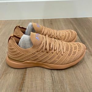 APL Techloom Wave Sneakers - Caramel Color - size 8 womens/6 mens